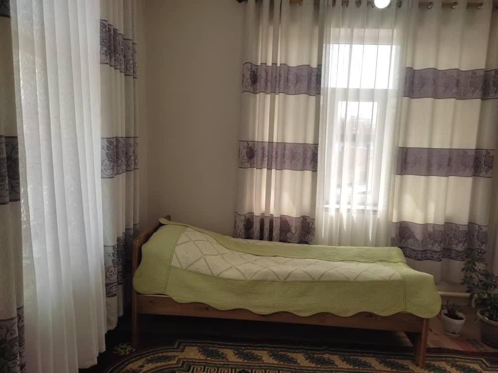 Emir Guest House In คาราโคล ภายนอก รูปภาพ